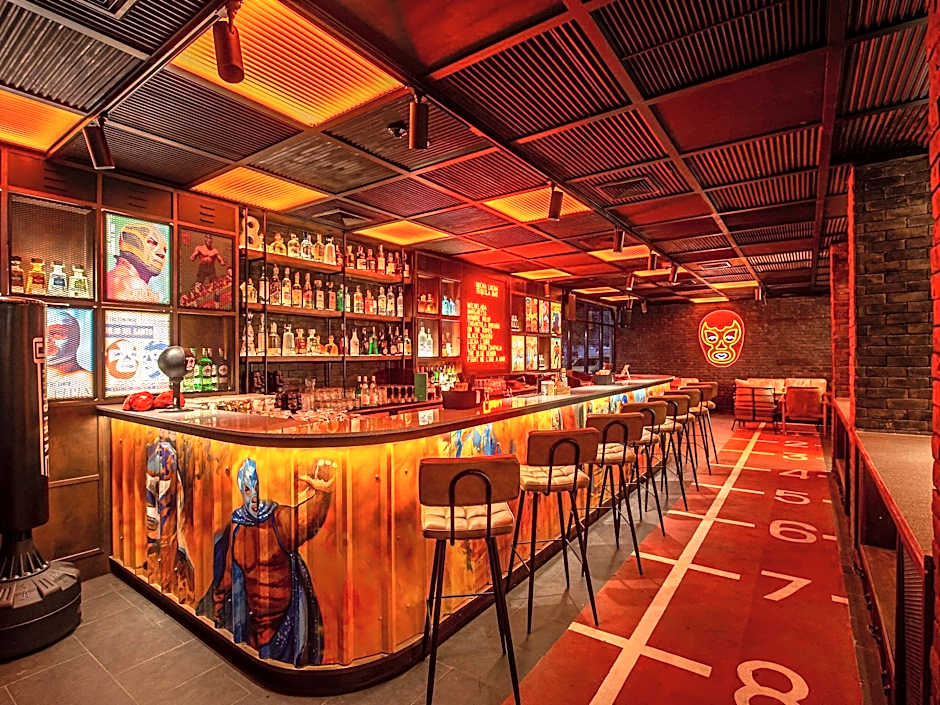 Novotel Living Bangkok Sukhumvit Legacy