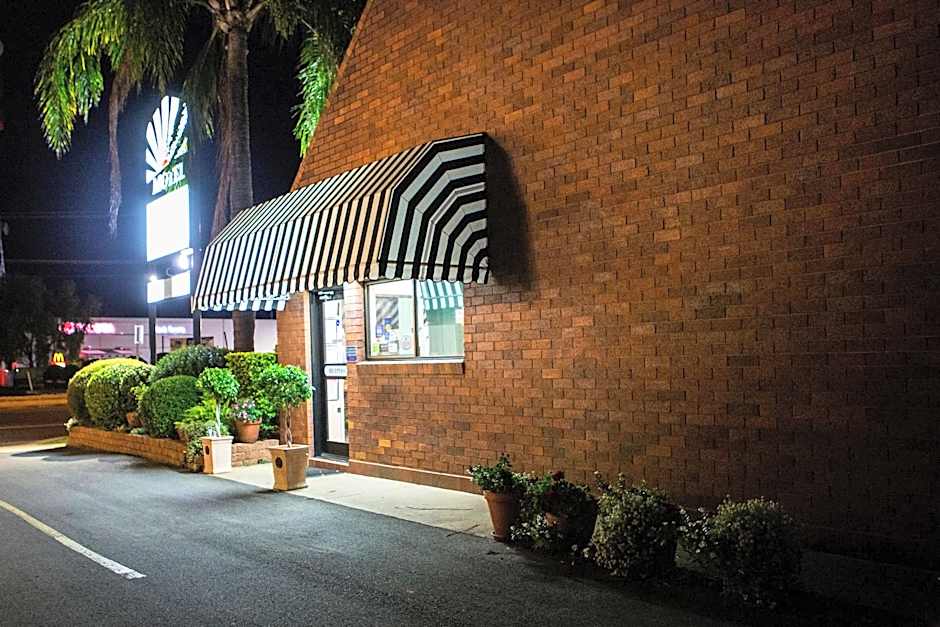 Country Pathfinder Motor Inn