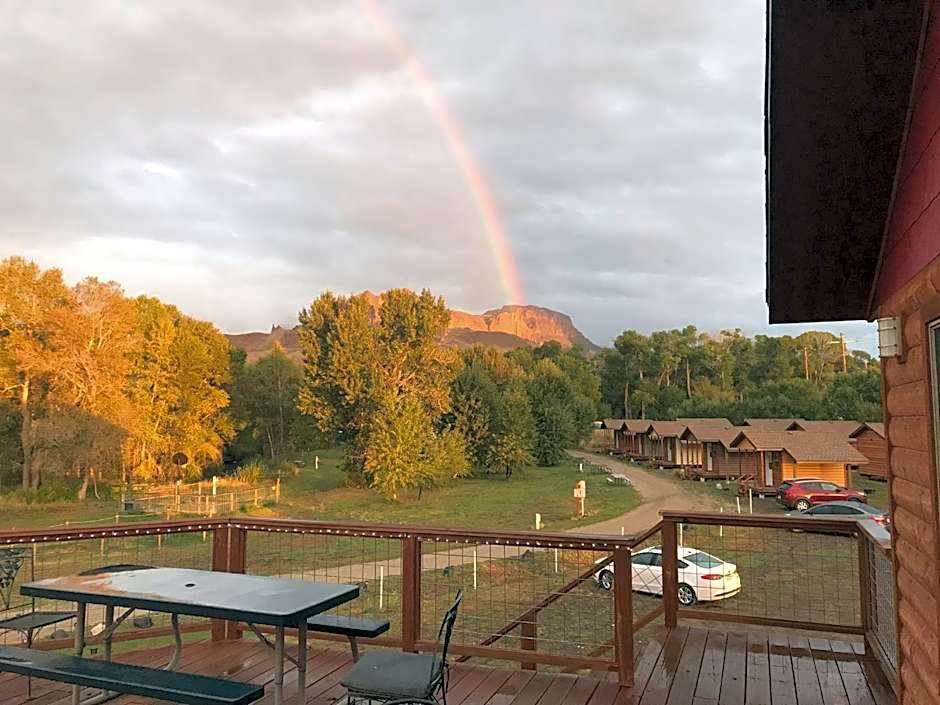 Eycat Lodging Company