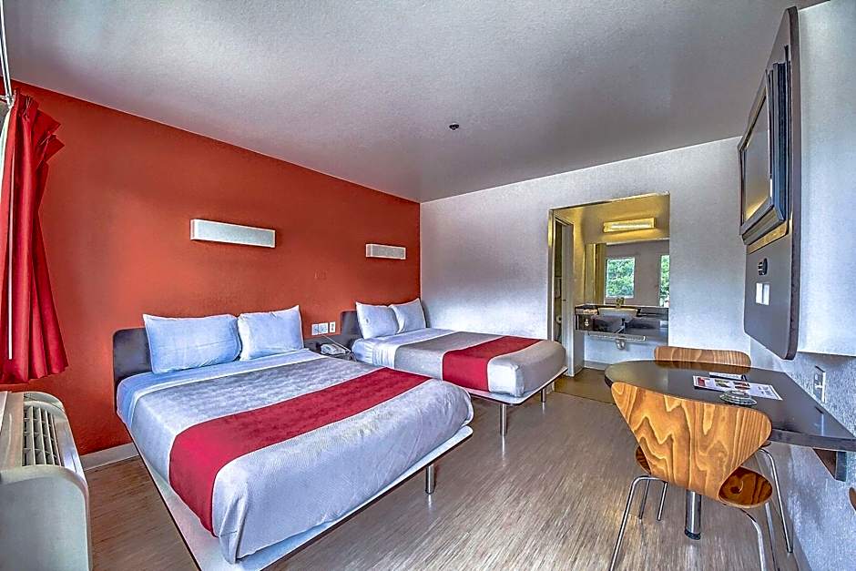 Photo 1 of 5 of 2 Double Beds, Nonsmoking