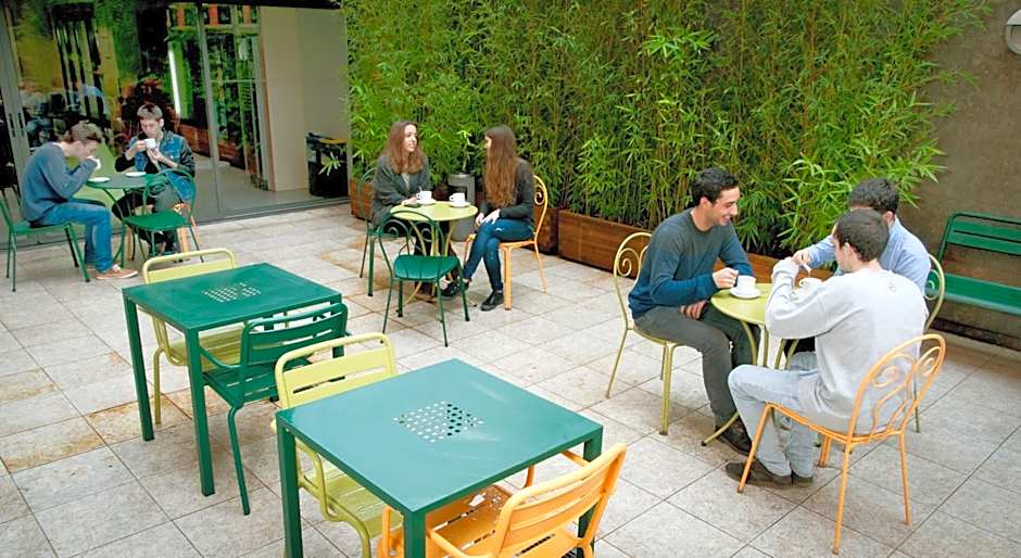 Barcelona Pere Tarres Youth Hostel
