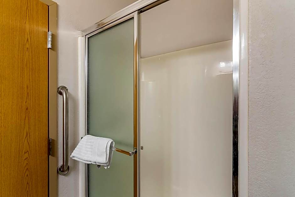 Comfort Inn & Suites Lees Summit -Kansas City