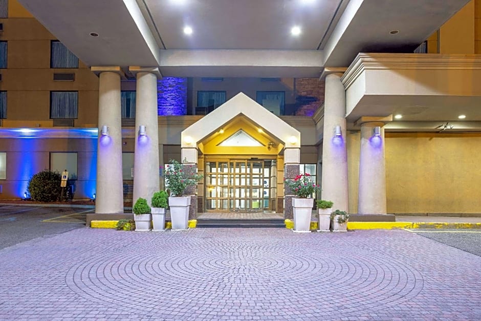 Days Inn by Wyndham North Bergen