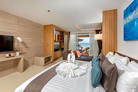 Luxury Beachfront Suite