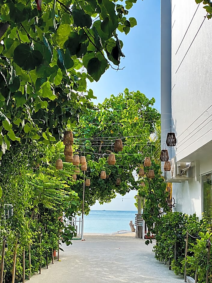 Rashu Hiyaa Hotel Dhiffushi