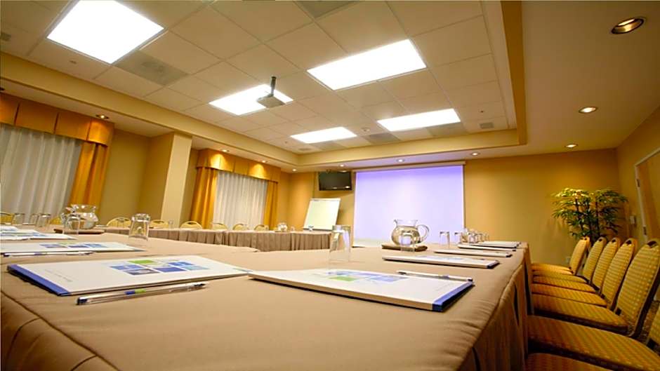 Holiday Inn Express & Suites Monterrey Aeropuerto By IHG