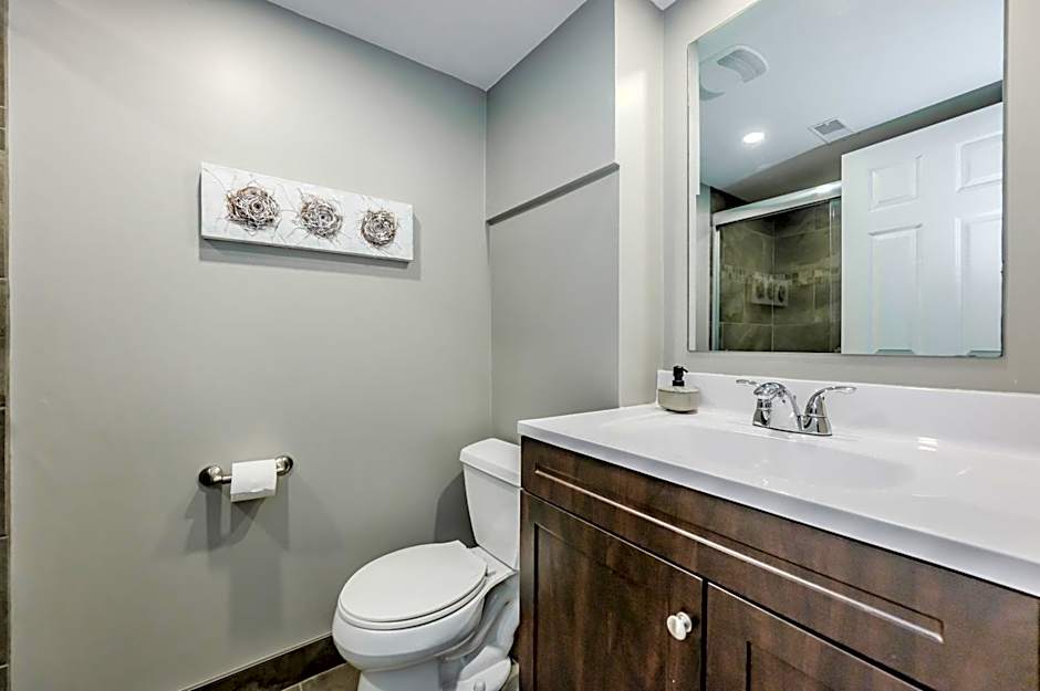 TGIF - Serene Waterfront Retreat