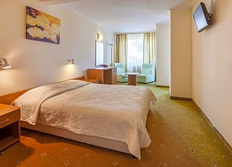 Suite with Infrared Sauna and Balcony