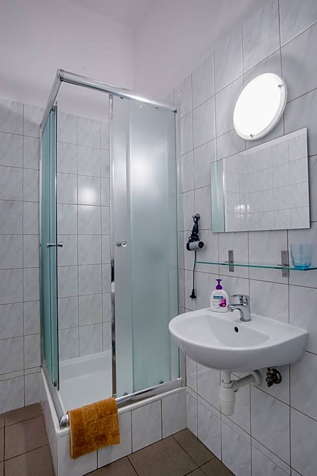 Finger Guest Rooms