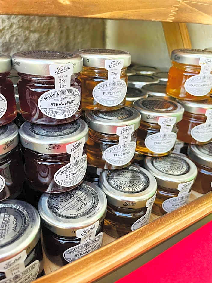 Feildens Arms & Hotel