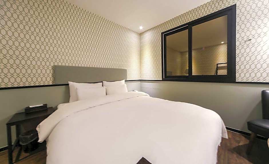 FrenchCode Hotel