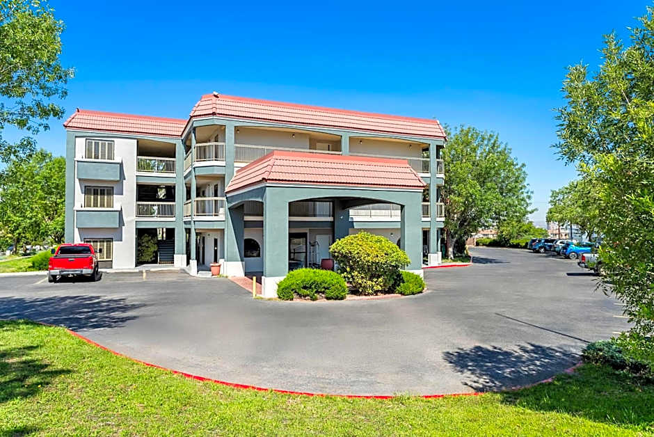 Quality Inn & Suites Sunport Airport Albuquerque