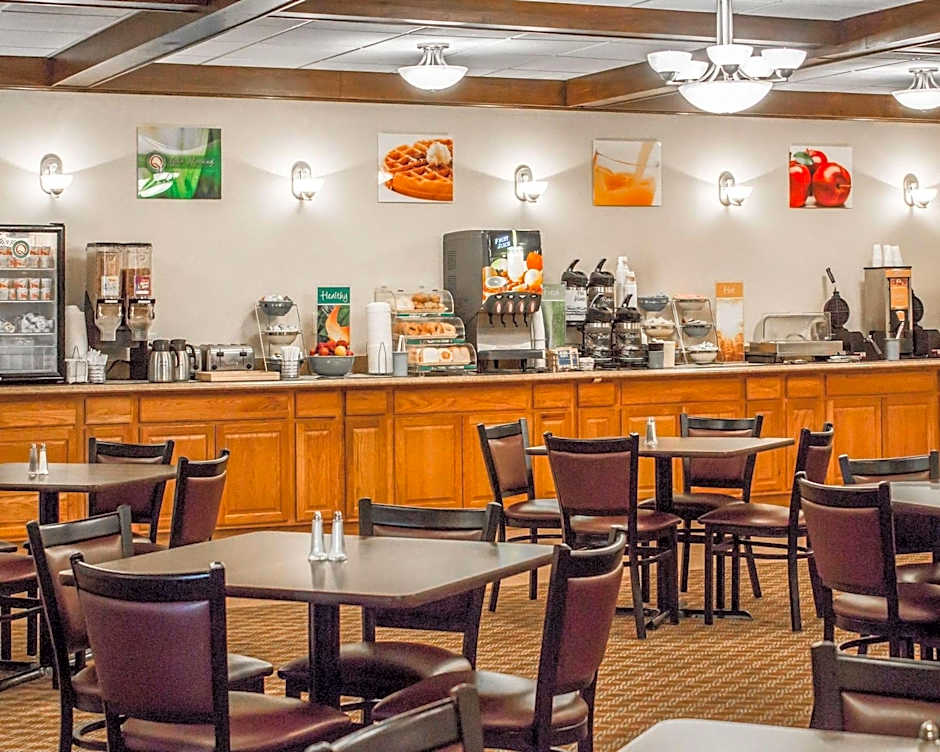 Quality Inn & Conference Center Franklin Downtown