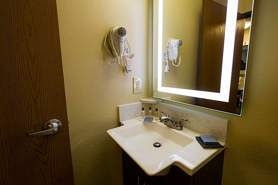 Hawthorn Extended Stay by Wyndham Saint Robert