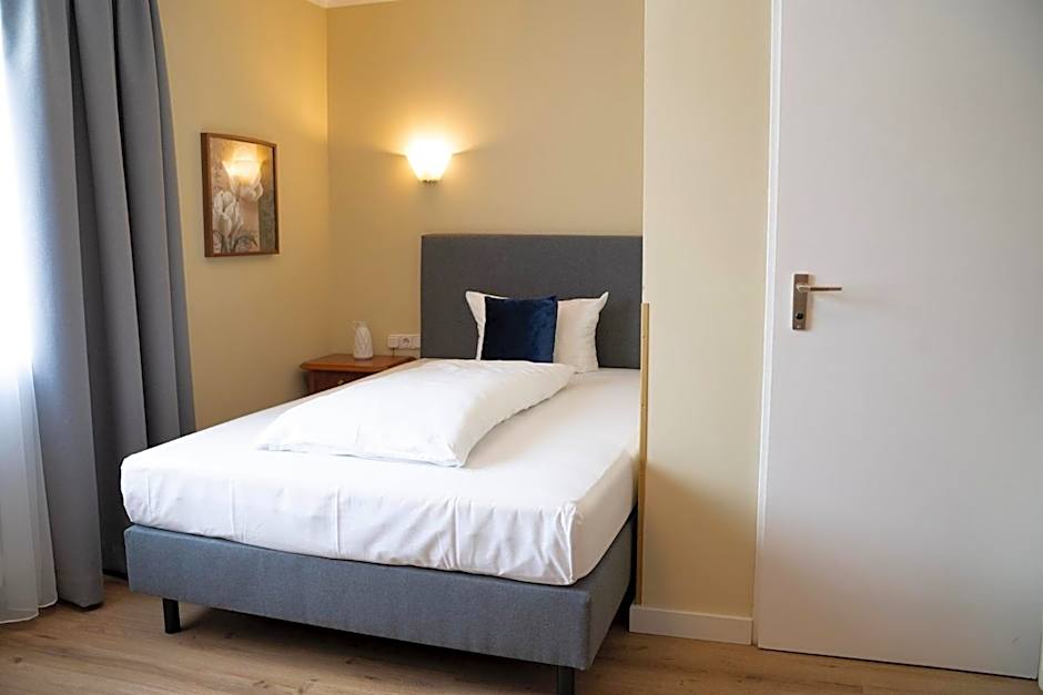 Hotel Altmünchen by Blattl