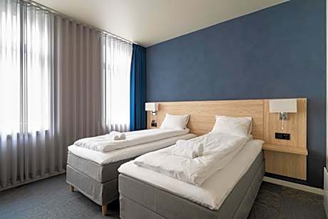 Large Twin Room
