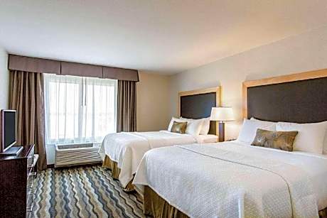 2 Queen Beds, Suite, Non-Smoking