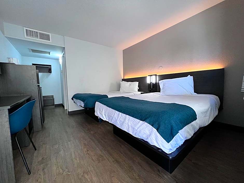 Motel 6-Bakersfield, CA - South