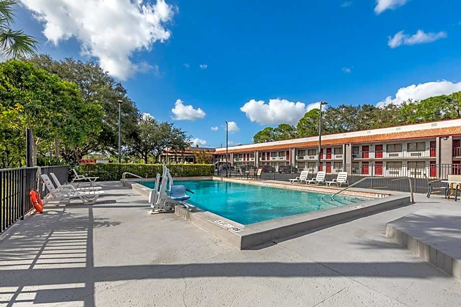 Red Roof Inn Ft. Pierce