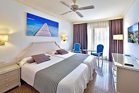 Double or Twin Room with Side Sea View
