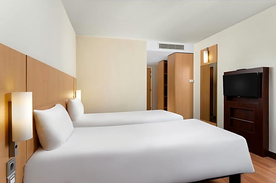 Ibis Budapest Heroes Square Hotel