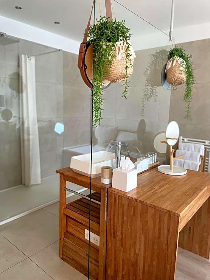 Hotel de La Plage - Mahogany