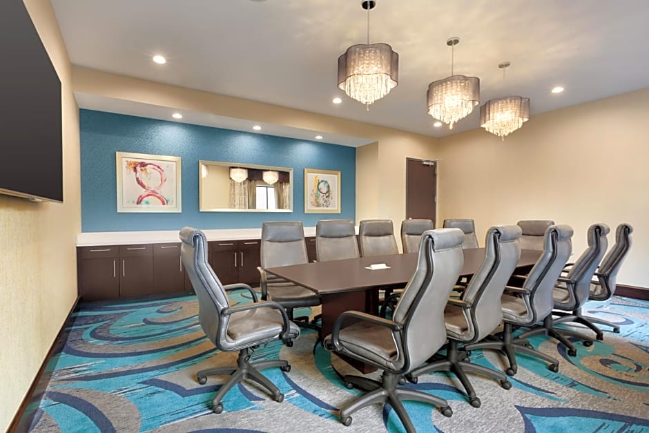 Embassy Suites by Hilton Atlanta NE Gwinnett Sugarloaf