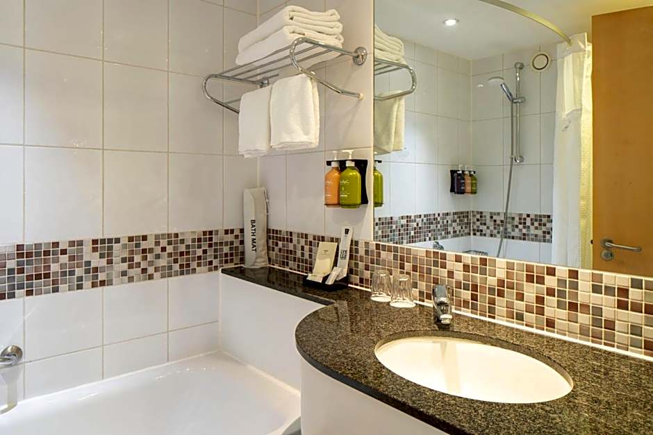 Holiday Inn London Brentford Lock By IHG