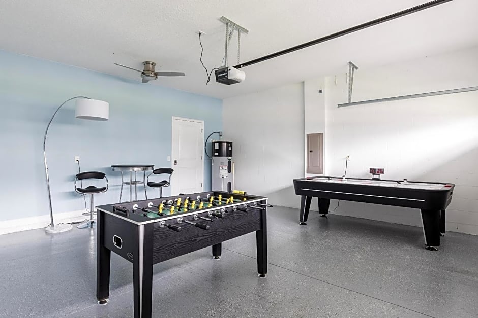 Champions Gate Resort, Game Room, Theater, Near Attractions!!