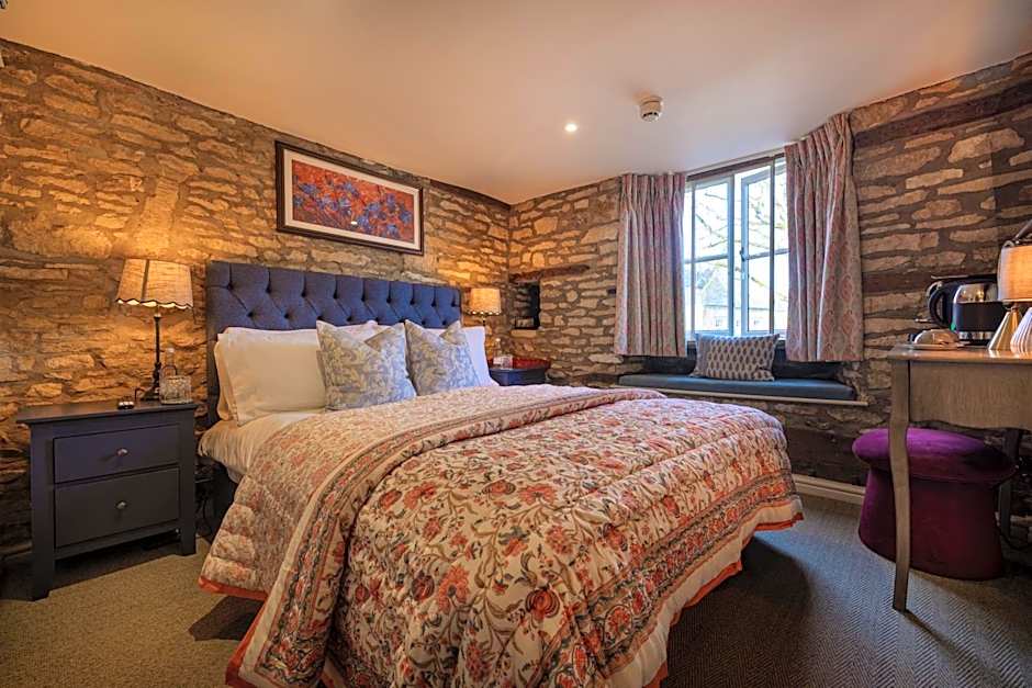 The Sheep on Sheep Street Hotel