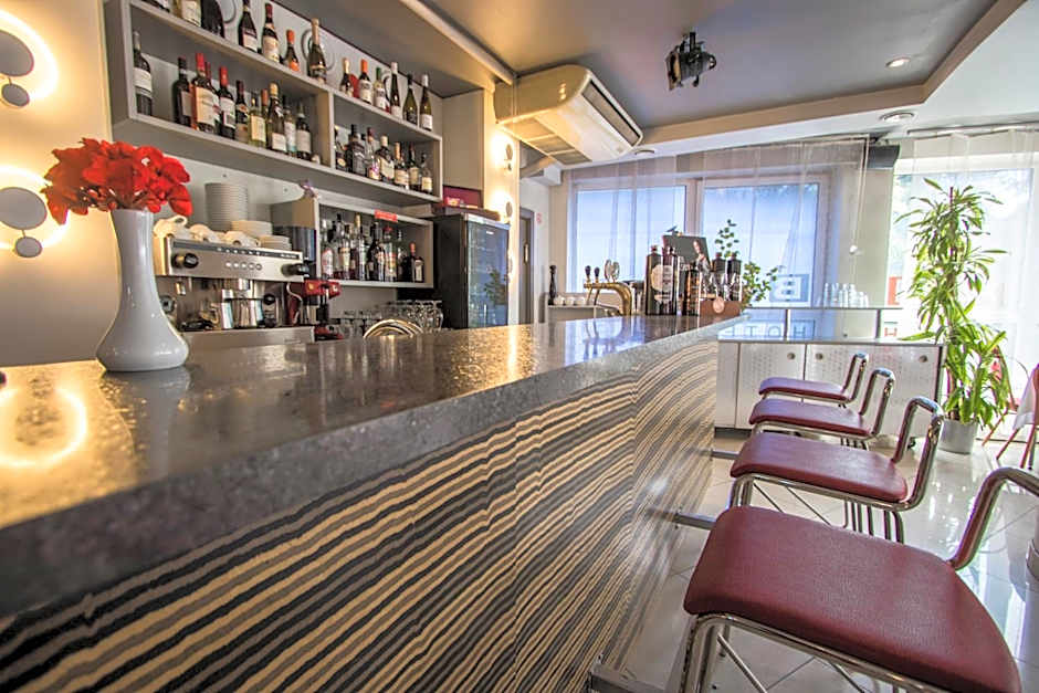 Hotel BEST with FREE PARKING