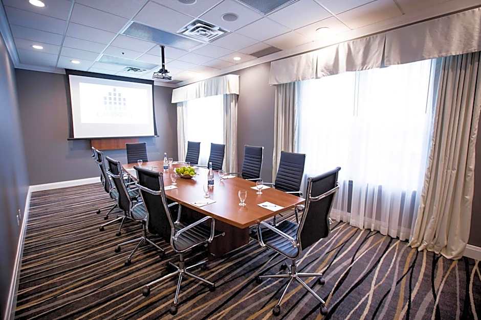 Cambridge Hotel and Conference Centre