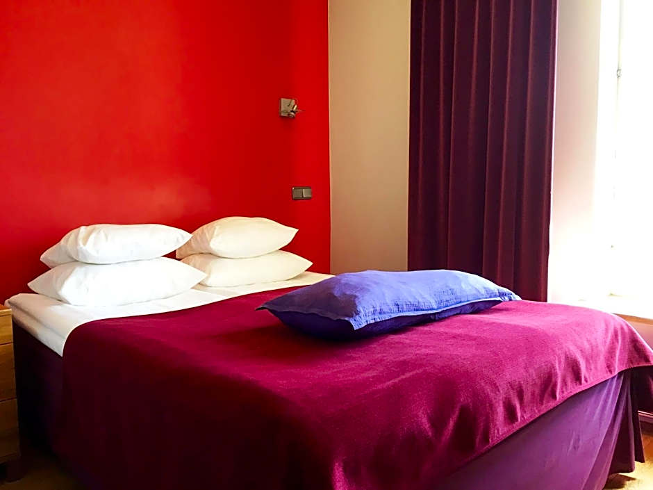 Photo 1 of 5 of Small Double Room