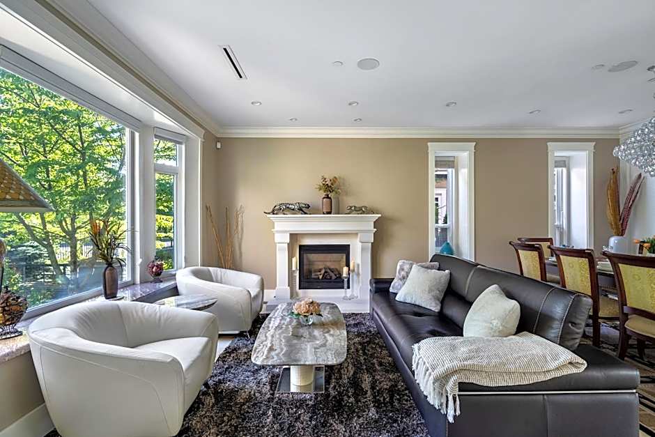 Luxurious Multi-Family Home in Vancouver West, 10 Mins Downtown