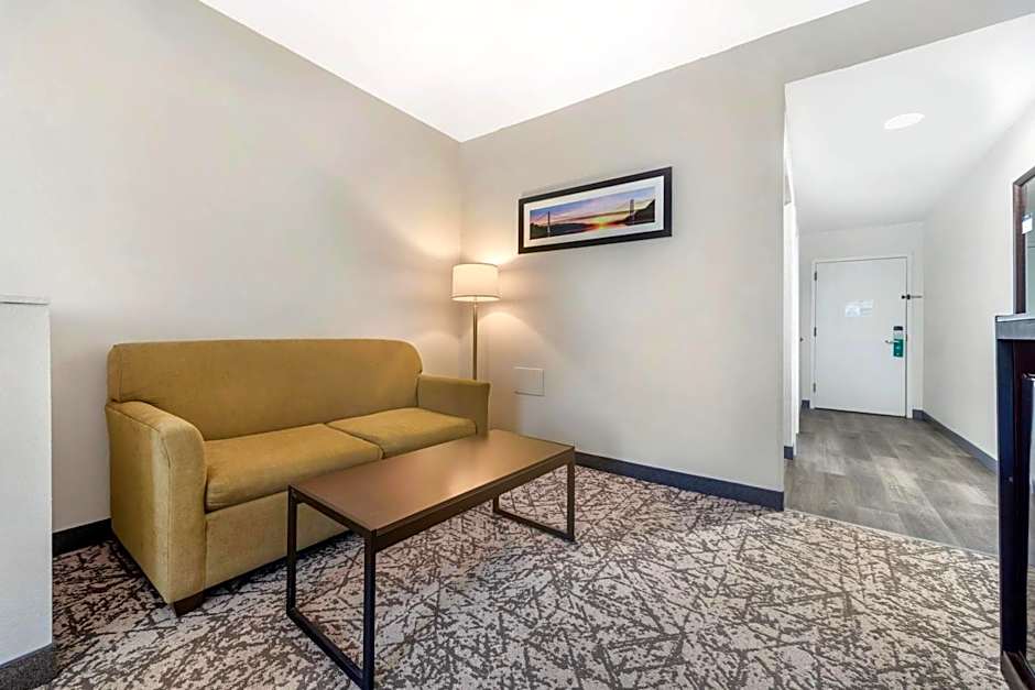 Quality Inn & Suites NJ State Capital Area