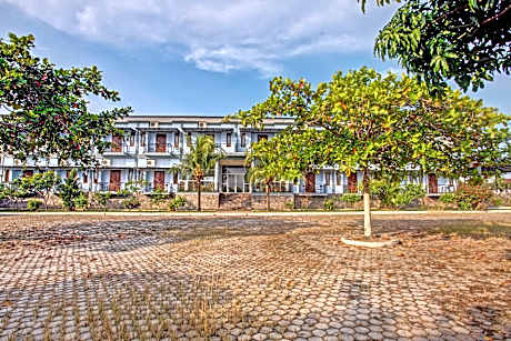 OYO 90947 Hotel Sarbini