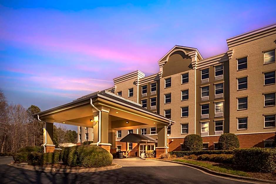 Comfort Suites near Birkdale Village - Huntersville