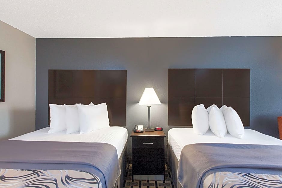 Days Inn by Wyndham Ennis