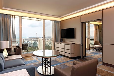 King Plaza Vista Suite With Sea View