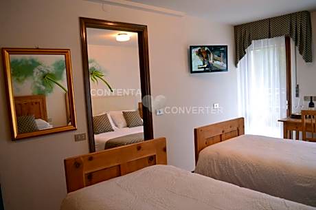 Family Room with Mountain View