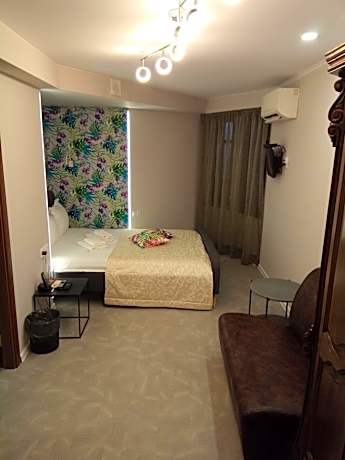 Budget Double Room with Spa Bath - Basement Floor