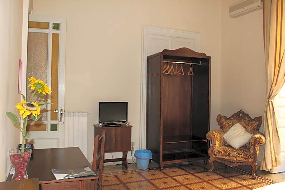 Aloi Rooms