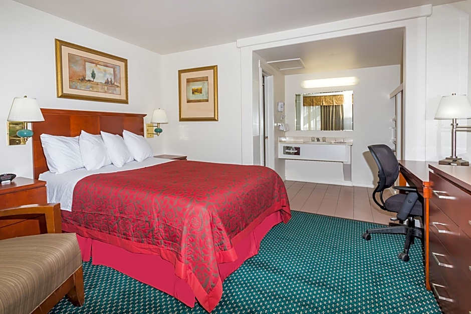 Days Inn by Wyndham Kimball