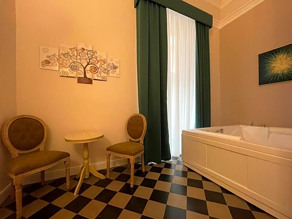 B&B Romeo Luxury Rooms