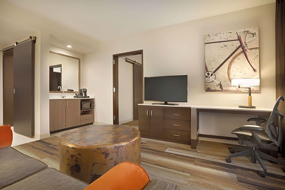 Photo 1 of 3 of 1 King Bed Suite, Mobility Accessible, Bathtub