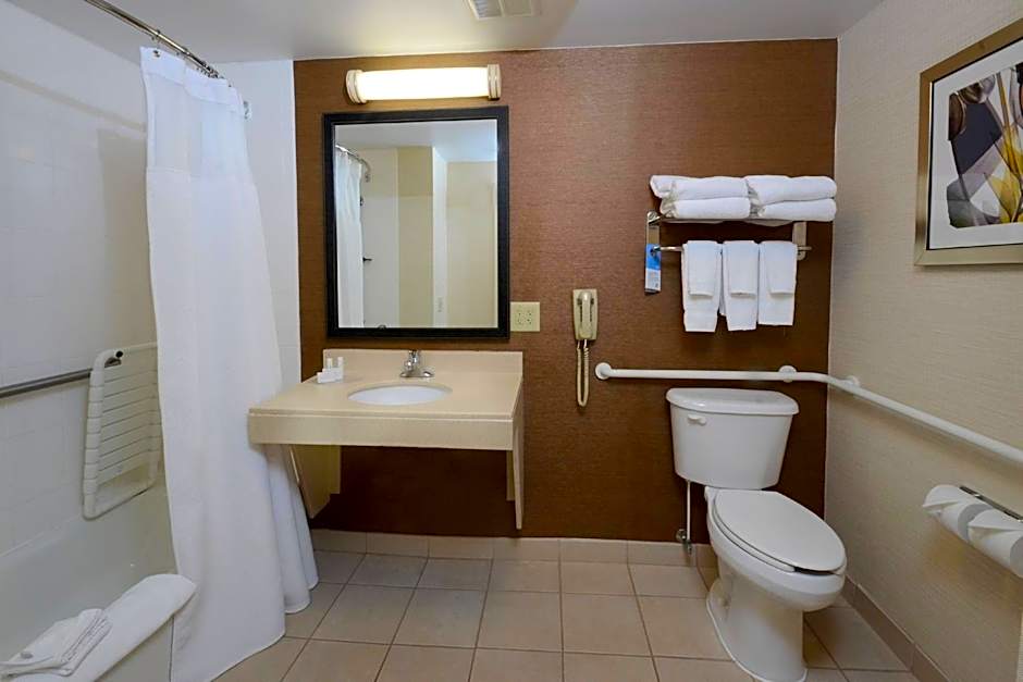 Fairfield Inn & Suites by Marriott Roanoke Hollins/I-81