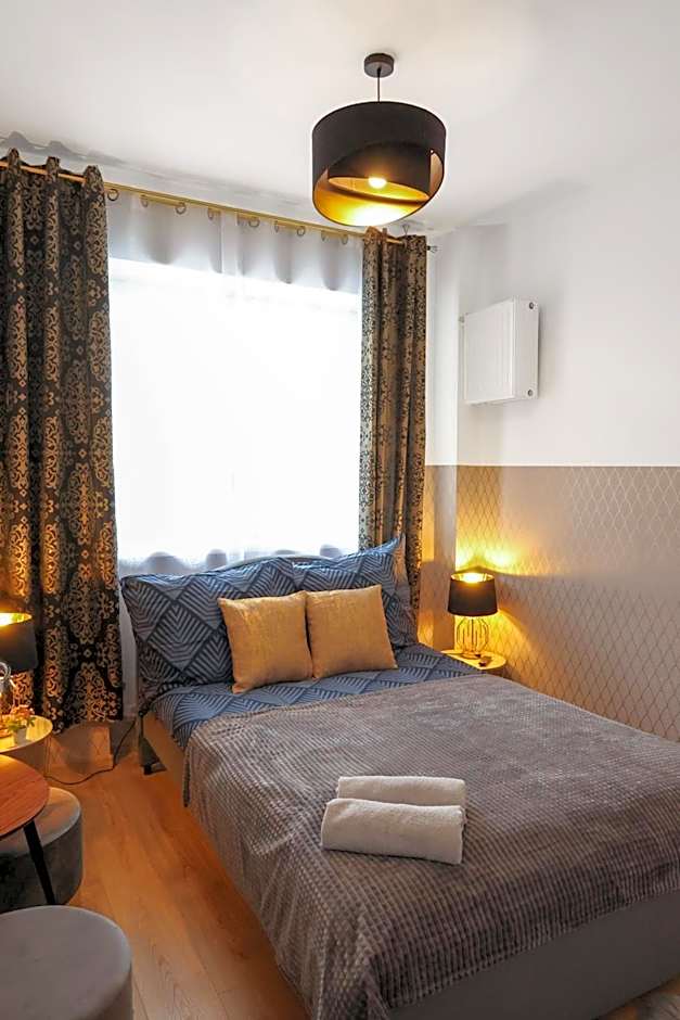 ClickTheFlat Three Crosses Square Apart Rooms