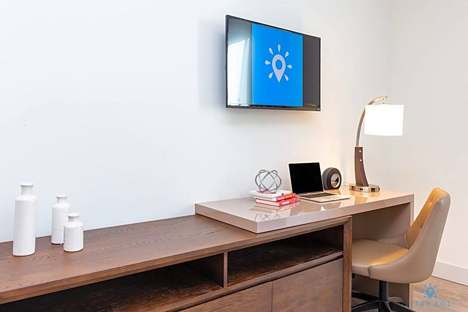 New Studio - Hollywood Beach Bliss for 2