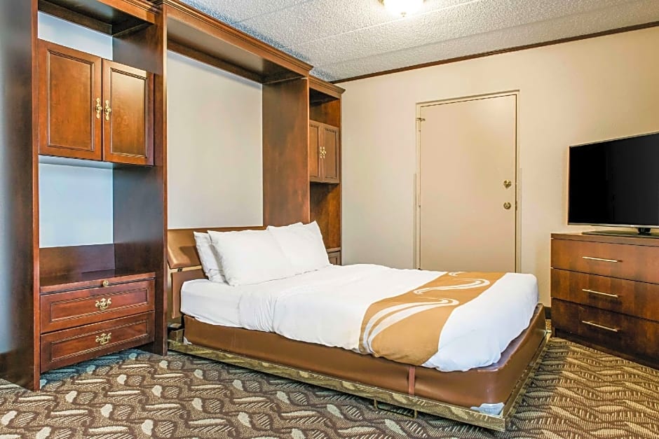 Quality Inn & Suites Zanesville City Center