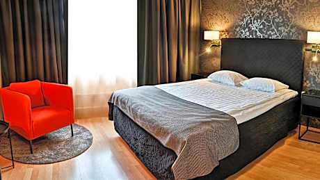 Hotel Amadeus by First